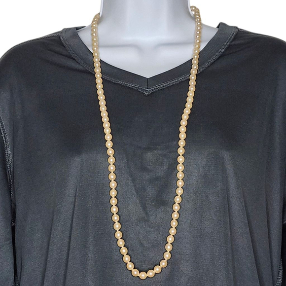 Unbranded Jewelry - Gorgeous Vintage 35-Inch Faux Pearls Strand Individually Knotted
